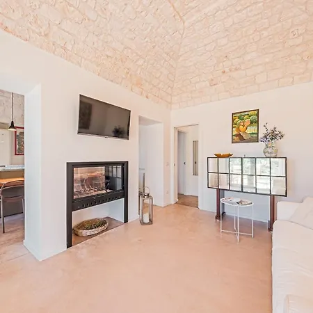 Borgo Dell'agrumeto 8, Emma Ostuni