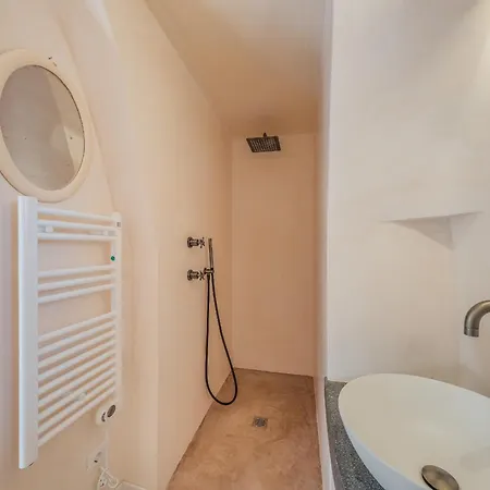 Borgo Dell'agrumeto 8, Emma *