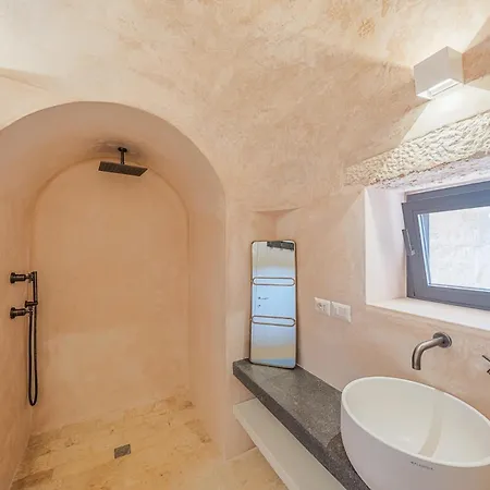 Borgo Dell'agrumeto 8, Emma Villa